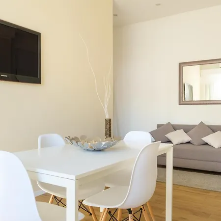 Appartement Scandellari Apartments - Comfortable Stay For 2 Guests, No Elevator