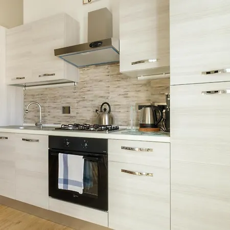Appartement Scandellari Apartments - Comfortable Stay For 2 Guests, No Elevator *